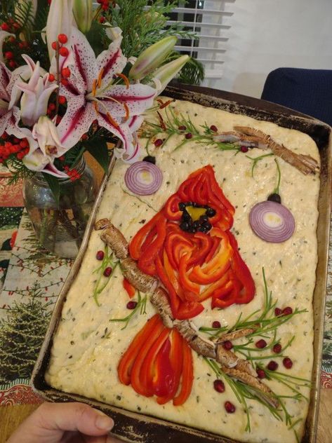 Foccacia Art, Bread With Herbs, Homemade Focaccia Bread, Festive Bread, Homemade Focaccia, Foccacia Bread, Fingerfood Party, Bread Art, Creative Cooking