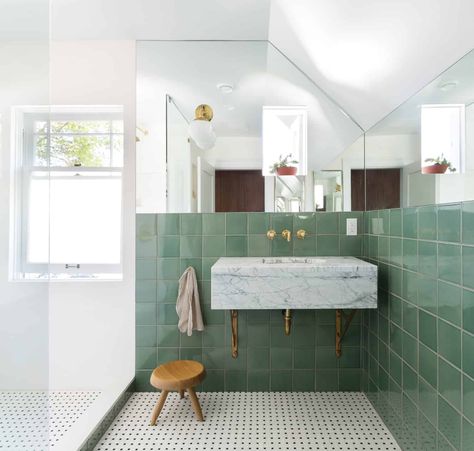 How to Make an Awkwardly Shaped Bathroom Work - Western Living Magazine Bathroom Measurements, Creative Bathroom Design, Glass Shower Panels, Mold In Bathroom, Kids Interior Design, Small House Interior, Small House Interior Design, Chaise Metal, Single Handle Bathroom Faucet