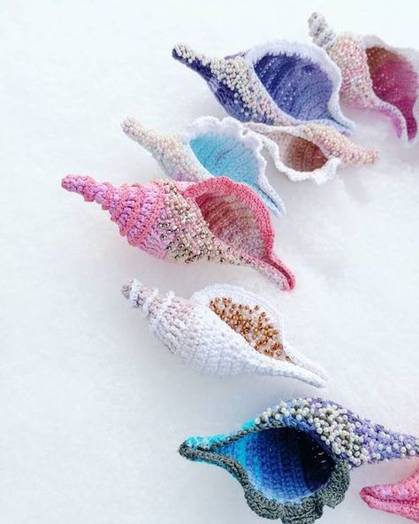 Crochet Amigurumi Jellyfish, Free Crochet Sweater, Sea Magic, Crochet Gift Ideas, Crochet Jellyfish, Crocheted Jellyfish, Crochet Fish, Crocheting Patterns, Beginners Crochet