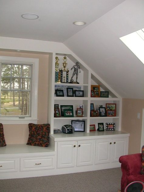 Upstairs Ideas, Frog Ideas, Bonus Room Design, Built In Bookshelves, Room Above Garage, Bonus Room Ideas, Attic Renovation Ideas, Attic Bedroom Designs, Attic Design