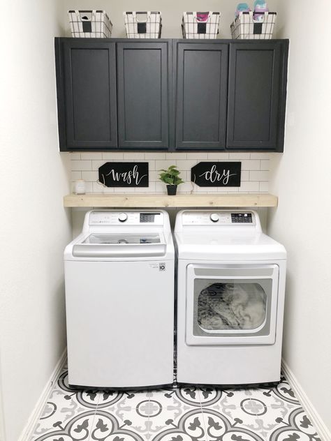 Closet Laundry Room Organization, Laundry Closet Makeover, Closet Room Organizer, Laundry Room Update, Laundy Room, White Laundry Rooms, Small Laundry Room Makeover, Organizar Closet, Tiny Laundry Rooms