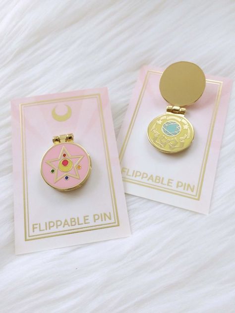 Flippable Sailor Moon compact enamel pin Sailor Moon Pin, Enamel Pin Collection, I Just Realized, Butterfly Clutch, Pin Game, Pretty Pins, Sailor Scouts, Jewelry Pins, Small Detail