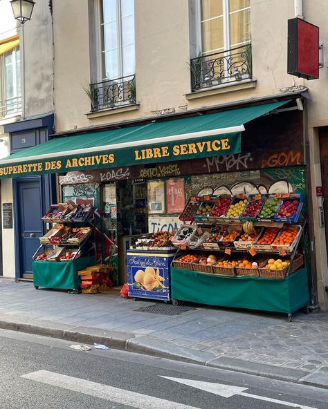 paris aesthetic, paris, food cart, farmers market, fresh fruit, european vacation, small business, fruit aesthetic, european summer Fruit Aesthetic, Paris Markets, Aesthetic Paris, Paris Food, Paris Aesthetic, European Vacation, Food Cart, European Summer, Farmers Market