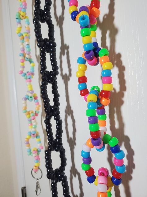 Kandi chain 23 inches long Perfect for raves or clipped onto a pair of pants Kandi Belt Chain, Kandi Bead Patterns, Easy Kandi, Kandi Kid Outfit, Kandi Earrings, Kandi Chain, Kandi Tutorial, Kandi Projects, Kandi Jewelry