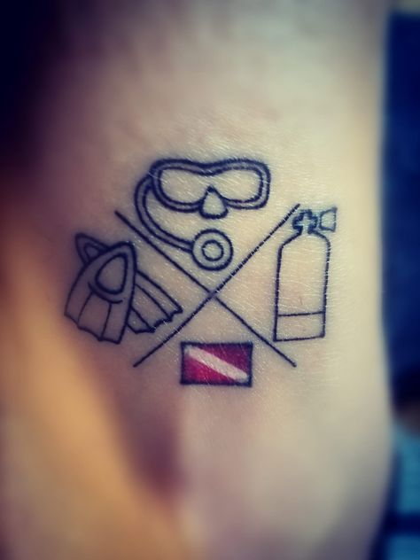 Tattoos idea for divers. #scubadiving Scuba Diver Tattoo, Tattoo Dove, Scuba Tattoo, Tank Tattoo, Diving Tattoo, Scuba Diving Tattoo, Diver Tattoo, Astronaut Tattoo, Dove Tattoos