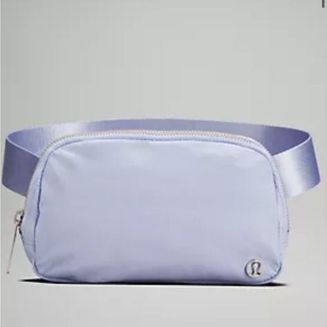 Lululemon Belt Bag New Without Tags Preppy Belt Bag, Lululemon Belt Bags, Lululemon Christmas, Teen Christmas Wishlist, Lululemon Wishlist, Lulu Belt Bag, Lululemon Crossbody Bag, Lululemon Accessories, Lululemon Stuff