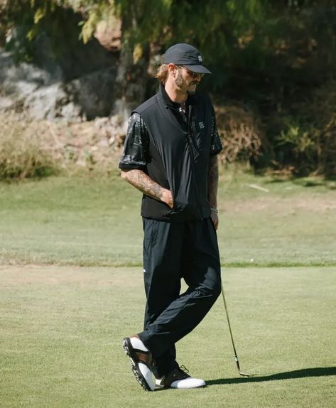 The best golf outfits for men in 2024 | OPUMO Magazine | OPUMO Magazine Golf Style Men, Golf Outfit Men, Golf Pics, Golf Fashion Men, Birthday Golf, Golf Inspiration, Info Graphic, Outfits For Men, Golf Shop