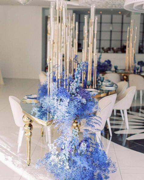 Waterfall Installation, Sea Wedding Theme, Blue Hydrangea Centerpieces, Wedding Bridal Table, Blue Wedding Receptions, Blue Gold Wedding, Blue White Weddings, Quince Decorations, Hydrangea Centerpiece