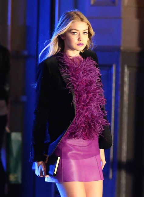 Gigi Hadid on a photoshoot for Maybelline in New York Gigi Hadid Purple, Gigi Hadid Dress, Doctor Dress, Bella Gigi Hadid, Stylish Clothes For Women, Bridal Beauty, Tres Chic, Gigi Hadid, Purple Dress