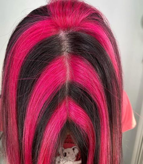 Pink And Black Streaks Hair, Stunk Strip Hairstyles Pink, Skunk Hair Dye Pink, Chunky Highlights Pink And Black, Pink Skunk Hair On Brown Hair, Pink Skunk Hair Curly, Hot Pink Chunky Highlights, Pink Skunk Highlights, Pink Hair Streaks Curly