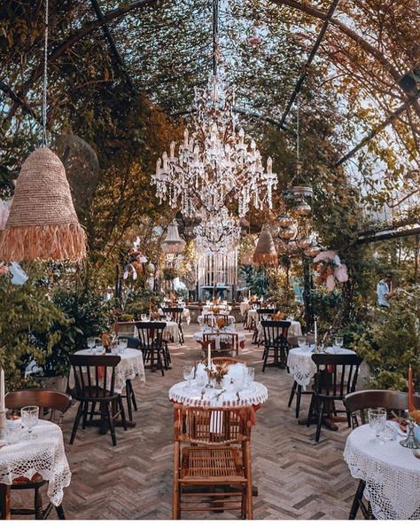 @piccoloandpoppi on Instagram: “Always inspiring, always beautiful. @thegrounds via @heartandtimber 🙌🏻🌹🌾 Happy Valentines/Galentines Day xo” Importance Of Life, Wedding Lunch, The Grounds Of Alexandria, Telugu Wedding, Festival Bride, Tamil Wedding, Dream Venue, Event Production, Urban Wedding