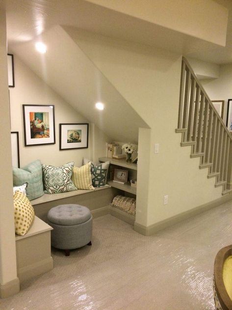 Small Stairs Design, Modern Stairs Ideas, Modern Stairs Design Ideas, Stairs Remodeling, Stairs Wall Design, Room Under Stairs, Stair Nook, تحت الدرج, Basement Decoration