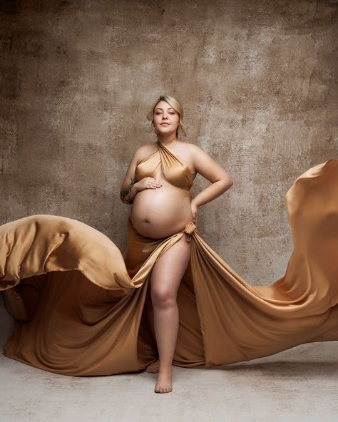 Maternity & Motherhood — Harper Young Photography Prego Outfits, Studio Maternity, Maternity Inspiration, Waifu Material, Newborn Portrait, Scarf Top, Pregnant Belly, Maternity Shoot, Portrait Session