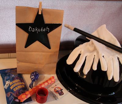 Gift bags were cute with black and red stars Magic Themed Birthday Party, Magic Party Theme, Magician Birthday Party, Hocus Pocus Magic, Magician Party, Magic Birthday Party, Birthday Treat Bags, Popping Candy, Magic Birthday