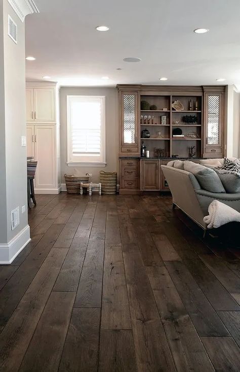 40 Dark Hardwood Floors That Bring Life To All Kinds Of Rooms Hardwood Floors Dark, Dark Wood Floors, 아파트 인테리어, Engineered Hardwood Flooring, Living Room Flooring, World Of Interiors, Farmhouse Style Decorating, Room Remodeling, Room Flooring