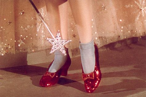 $1 Million Reward Offered For Dorothy’s Stolen Ruby Slippers #refinery29 Oz Büyücüsü, Dorothy Red Shoes, Dorothy Shoes, Wizard Of Oz 1939, Ruby Red Slippers, Cinderella 2015, Glitter Photography, Red Slippers, The Wonderful Wizard Of Oz