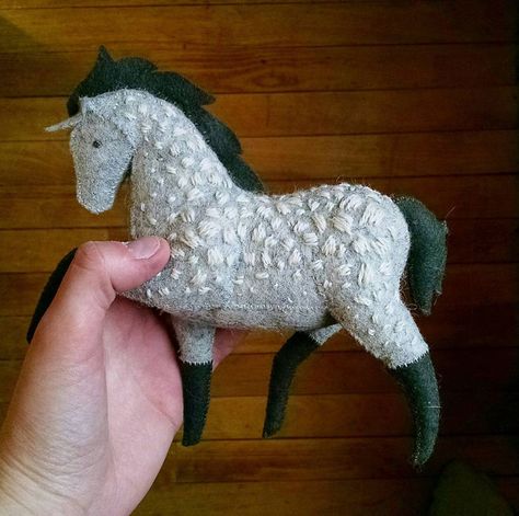 I Create One-of-a-kind Animals Out Of Wool Felt Horse Stuffed Animal Pattern Free, Felt Horse Pattern Free, Diy Felt Stuffed Animals, Felt Horse Pattern, Felt Horses, Horse Plushie, Felt Stuffed Animals, Horse Sewing Pattern, Felt Horse