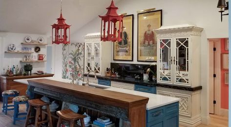 An Inspired Chinoiserie Kitchen and Bath; Before and After Chinoiserie Kitchen, 90s Living Room, Maria Killam, 90s Home, Chic Interior Design, Asian Homes, Chinoiserie Chic, Coastal Kitchen, Chic Kitchen