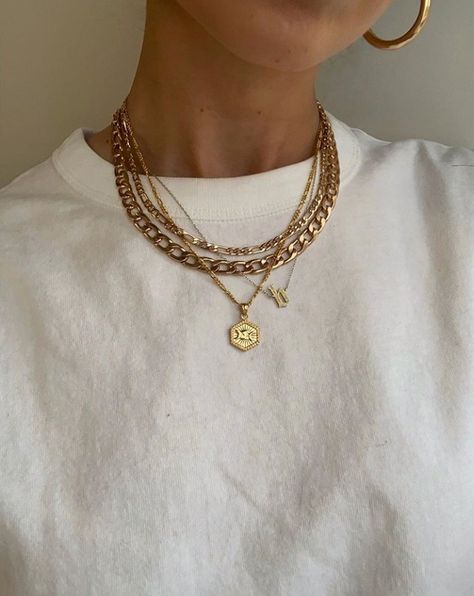 ig: bblyn uploaded by XIMENA on We Heart It Dope Jewelry, Modieuze Outfits, Grunge Hair, Girly Jewelry, Jewelry Inspo, Mode Vintage, Dainty Jewelry, Pretty Jewellery, Piercing Jewelry