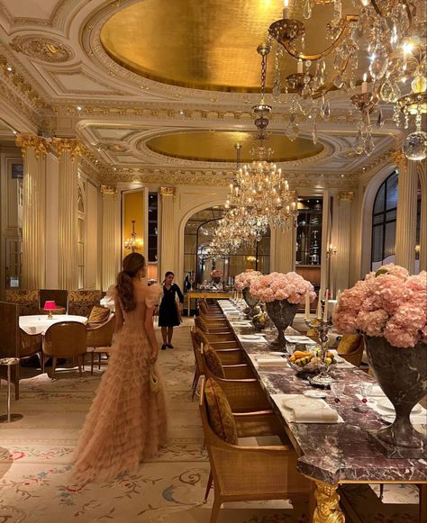 Tamara Francesconi, Estilo Ivy League, Estilo Ivy, Ball Aesthetic, Princess Prom Dresses, Luxury Lifestyle Women, Royal Aesthetic, Rich Girl Aesthetic, Super Rich Kids