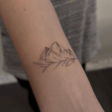 Alena 🤍 Tattoo artist in Prague (@tattoovaa) Delicate Mountain Tattoos For Women, Subtle Mountain Tattoo, Shaded Mountain Tattoo, Montana Tattoo Ideas Simple, Glacier National Park Tattoo Ideas, Detailed Mountain Tattoo, Mountains With Flowers Tattoo, Scenic Tattoo Landscapes, Valley Tattoo Mountain