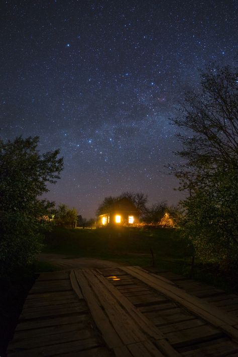 Farm Night Aesthetic, Night Village Aesthetic, Farmhouse At Night, Cottage At Night, Farm At Night, Nightmare Realm, Night Village, Village At Night, Big Paintings