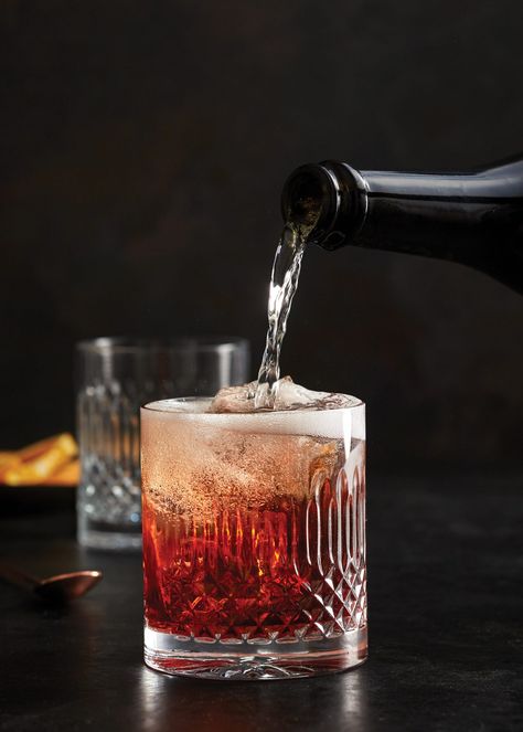 Negroni Sbagliato - Imbibe Magazine Negroni Sbagliato, Popular Cocktail Recipes, Spanish Coffee, Most Popular Cocktails, Orange Wheels, Popular Cocktails, Negroni, Classic Cocktails, Sparkling Wine