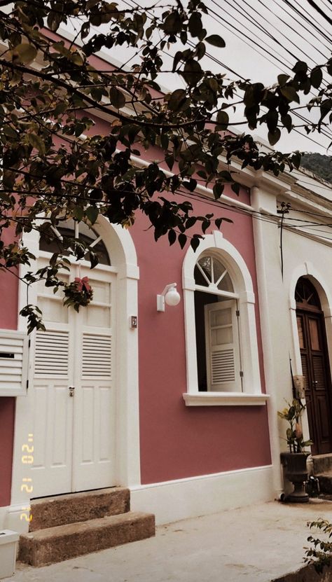 Rose House Exterior, Dark Pink House Exterior, Pink Craftsman House Exterior, Blush House Exterior, Pink Brick House, Mexican House Exterior, Pink House Exterior, Craftsman House Exterior, Colour House