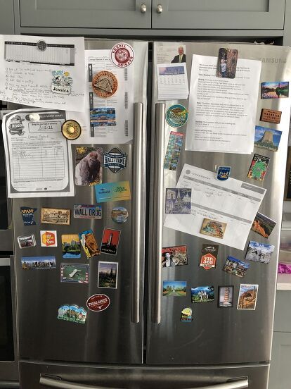 Are you like me and buy a magnet everywhere you visit? Is your fridge overloaded with all these little magnetic mementos? Let me show you a simple and fun way to display those magnets without cluttering your fridge and taking away the beauty of your kitchen. I am a neat freak and having a clean kitchen at all time is a must for me. You can imagine my cringing every time I looked at my fridge. Yes, we love to travel and we pick up a little magnet as a cheap memento to document wh… Galvanized Letters, Jessica Wall, Diy Magnet Board, Fridge Decor, Letter Symbols, Heart Flutter, A Little Life, Love Wall, Magnetic Board