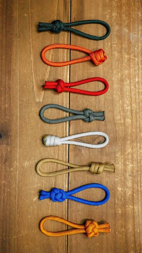 Paracord Uses, Lanyard Knot, Paracord Zipper Pull, Knot Keychain, Paracord Projects Diy, Paracord Bracelet Patterns, Diy Lanyard, Paracord Bracelet Tutorial, Paracord Braids