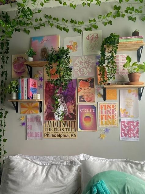 20 Teenage Girl Bedroom Decorating Ideas - HubPages Storage For Small Rooms Bedroom, Room Floral Decor, Room Aranging Ideas Small, Room Inspiration Bedroom Colorful, Seratonin Decor, Wall Decor Ideas For Bedroom Small Rooms Interior Design, How To Display Posters, Dorm Ceiling Decor, Summery Room Ideas