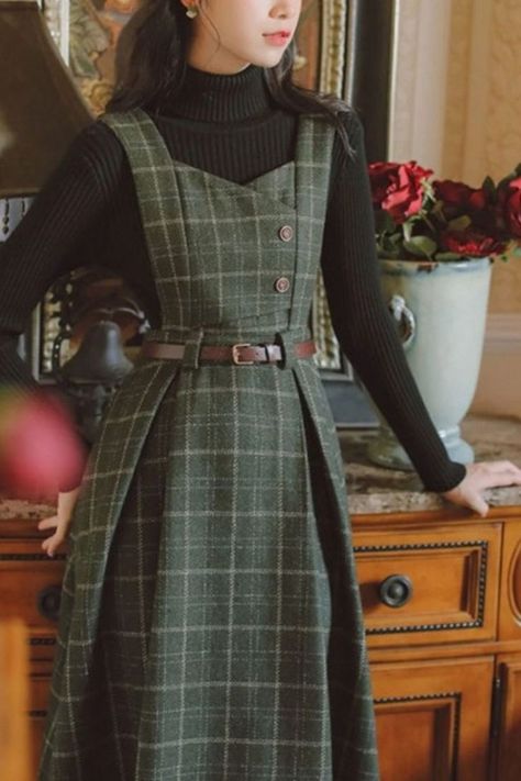 Plaid Single Breasted Dress, Green Academia Aesthetic Outfits, Green Plaid Dress Outfit, Dark Academia Green Outfit, Green Academia Fashion, Green Acedamia Outfits, Green Dark Academia Outfit, Dark Green Outfit Aesthetic, Green Academia Aesthetic Outfit