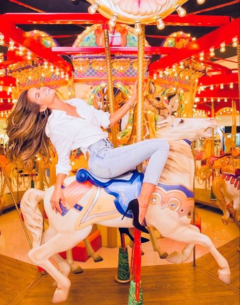 Prom Editorial, Carousel Photoshoot, Carnival Pics, Carnival Photoshoot, Singapore Photography, Fair Pictures, Carnival Photography, Birthday Photoshoot Ideas, Fair Photography