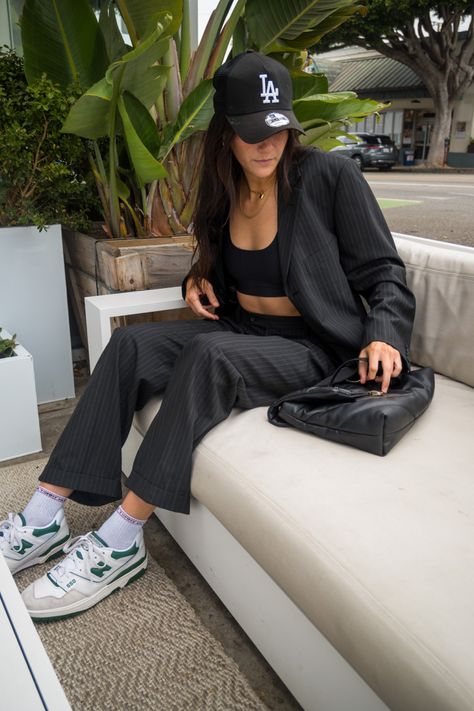 Summer Sporty Chic Outfits, New Balance 550 Womens Outfit, New Balance Outfit Business Casual, Nb550 Outfit Women, New Balance 550 Outfit Leggings, Green Nb 550 Outfit, Sage Green Sneakers Outfit, New Balance 550 Green Outfit Woman, New Balance Women Outfit Street Styles