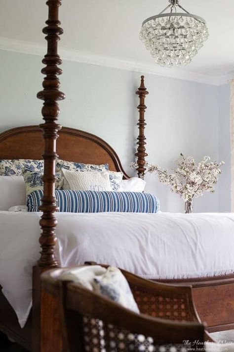 Mahogany Bedroom Furniture, Blue And Cream Bedroom, Cherry Bedroom Furniture, Cherry Bedroom, Traditional Bedrooms, Dark Bedroom Furniture, Guest Bedroom Decor, Traditional Bedroom Decor, Classic Bedroom