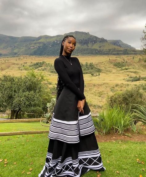 Umbhaco Xhosa Skirts, Xhosa Traditional Attire Women, Umbaco Xhosa Dresses, Traditional Dresses Xhosa, Xhosa Attire Traditional Dresses, Xhosa Skirt, Umbhaco Xhosa Designs, Xhosa Makoti Outfits, Xhosa Attire For Ladies