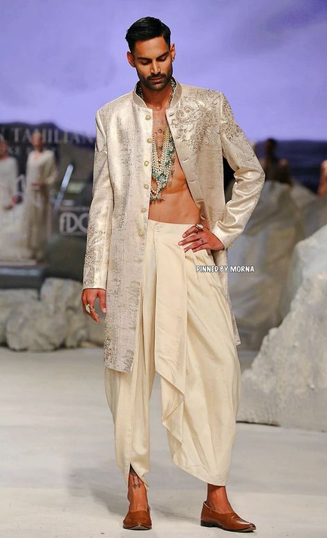 Tarun Tahiliani - India 🇮🇳 Tarun Tahiliani Menswear, Men Ethnic Wear India, Indian Menswear, Dhoti Pants For Men, Indian Wedding Clothes For Men, Amber Fort, Mens Indian Wear, Gents Kurta Design, Gents Kurta