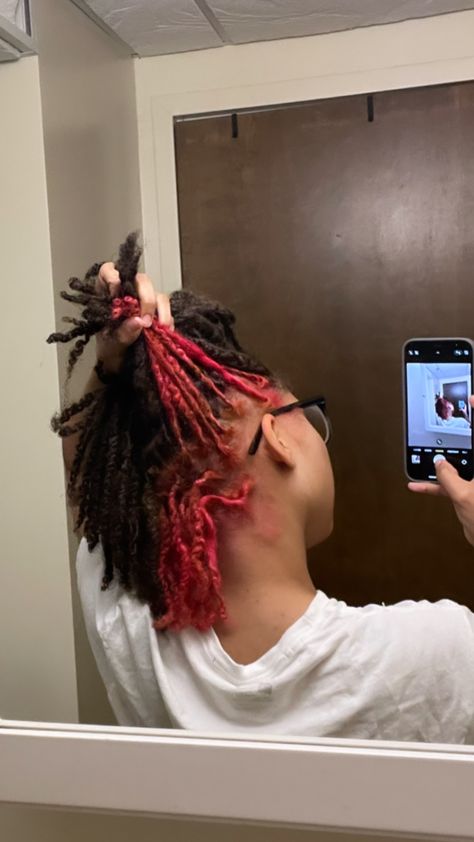 Dye Locks, Half Dyed Locs, Peekaboo Locs, Dread Colors, Instant Locs, Locs Inspiration, Dyed Dreads, Pretty Locs, Loc Goddess