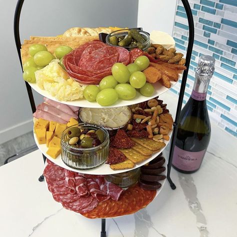 3 Tier Charcuterie Board Ideas, Dressage Table, Char Board, Friendsgiving Brunch, Platter Boards, Party Boards, Tea Party Sandwiches, Buffet Table Decor, Fruit Platter Designs