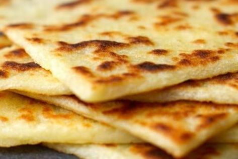 Potato Scones Recipe, Cheesy Flatbread, Ravneet Gill, Easy Irish Recipes, Irish Potato Bread, Irish Appetizers, Irish Recipes Appetizers, Potato Scones, Tattie Scones