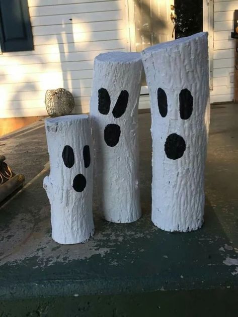 Diy Outdoor Halloween Decorations | HubPages Halloween Diy Outdoor, Halloween Fest, Halloween Wood Crafts, Homemade Halloween Decorations, Halloween Decorations Diy Outdoor, Diy Halloween Decor, Adornos Halloween, Halloween Tattoo, Halloween Crafts Decorations