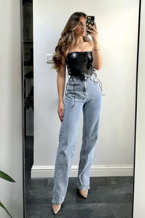 Club Outfits For Dancing, Nightclub Attire Women, Jean Outfit Night Out, Cute Outfits For Clubs Night, Spring Club Outfits Night, Jeans Clubbing Outfit, Ootd Club Night, Clubbing Outfits 2023, Club Outfits For Women Jeans