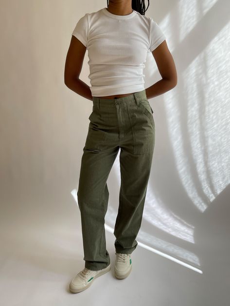 Our Go To Pants have a loose, straight fit and are made from a thick cotton fabric. They have two front pockets and two in the back with button fastenings and stitching details.     Available in two lengths, our regular and tall version. Djerf Avenue, Shirt Casual Style, Pants Green, Fashion Night, Wild Child, Sweaters And Jeans, Pants Color, Office Fashion, Green Jacket