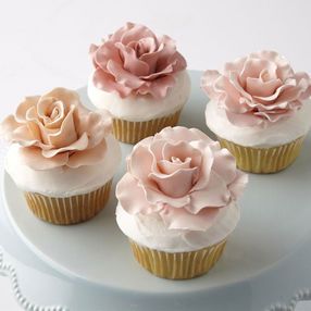 Kreative Snacks, Love In Bloom, Cupcake Cake Designs, God Mad, Rose Cupcakes, Savory Cakes, Flower Cupcakes, Cupcake Cake, Pumpkin Cake