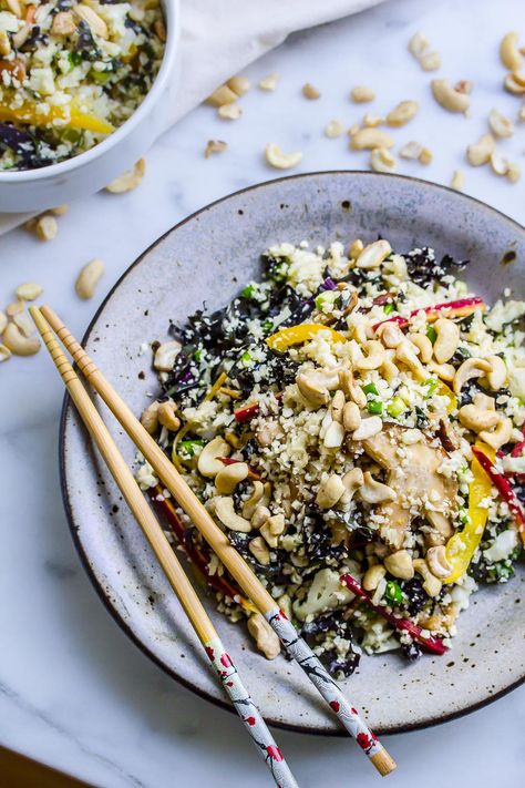 Raw Vegan Cauliflower and Kale "Fried Rice" - Plant Craft Cauliflower And Kale, Health Benefits Of Cauliflower, Vegan Fried Rice, Vegan Substitutes, Cauliflower Fried Rice, Vegan Cauliflower, Green Planet, Allergy Friendly Recipes, Vegan Meal Prep