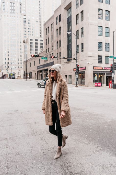 Teddy Coat Outfit, Stylish People, Duffel Coat, Fall Forward, Spring Clothing, Coat Outfit, Teddy Coat, Layering Outfits, Coat Outfits