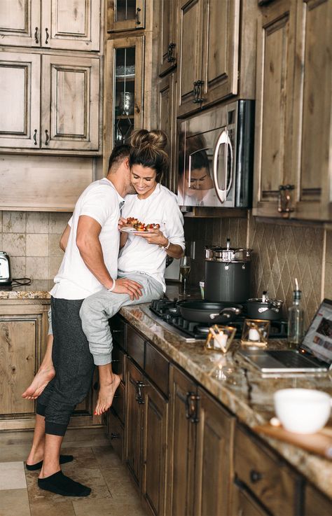 This kitchen is awesome! ❤️❤️.this kitchen plus your husband would be a totally awesome! Wow factor! Relationship Aesthetic, Fotos Goals, Date Night Ideas, Hello Fashion, Boyfriend Goals, The Perfect Guy, Photo Couple, Night Ideas, Jolie Photo