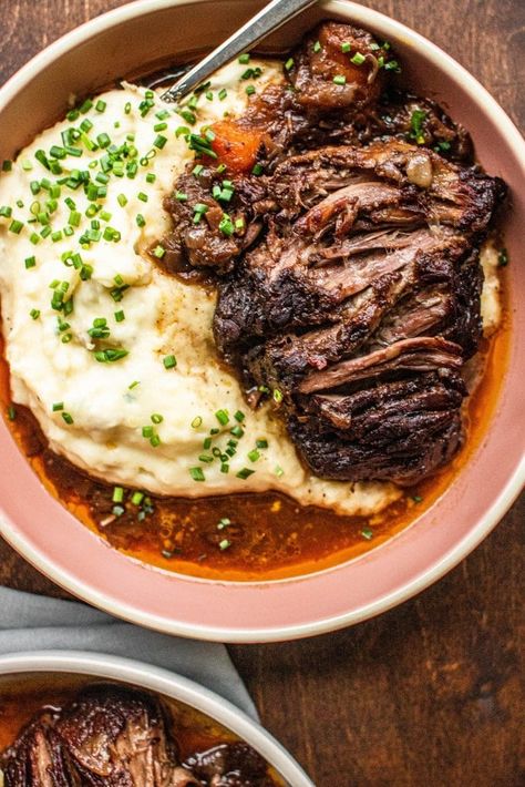 Red Wine Braised Beef, Wine Braised Beef, Braised Beef Recipes, Recipes Skillet, Braised Beef, Thigh Recipes, Beef Recipes Easy, Skillet Chicken, Deilig Mat