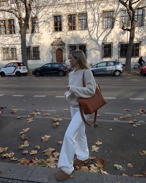 Virginia Schwarz on Instagram: "<3 <3 <3 shoes: @goodwinsmithuk *ad" Virginia Outfits, Florida Fall, Going Out Looks, Dream Aesthetic, 2024 Style, Uggs Outfit, 3 Shoes, Money Aesthetic, Autumn Outfits