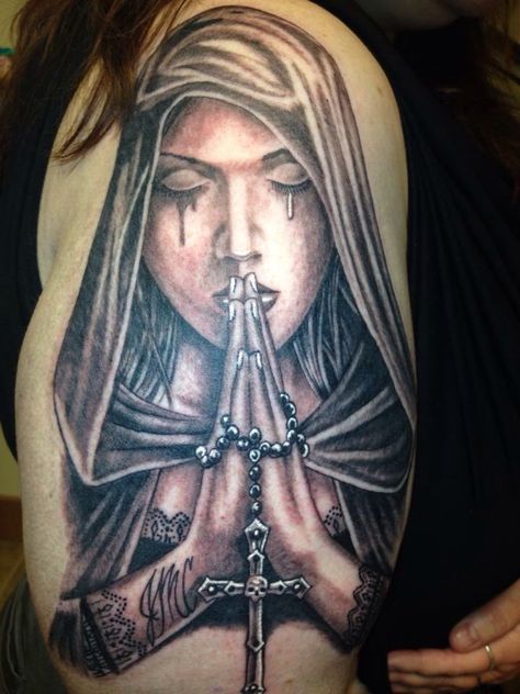 Praying Girl Crying Angel, Hand On Head, Heaven Tattoos, Girl Back Tattoos, Eye Tattoo, Back Tattoos, Girl Tattoos, Tattoos For Women, Portrait Tattoo